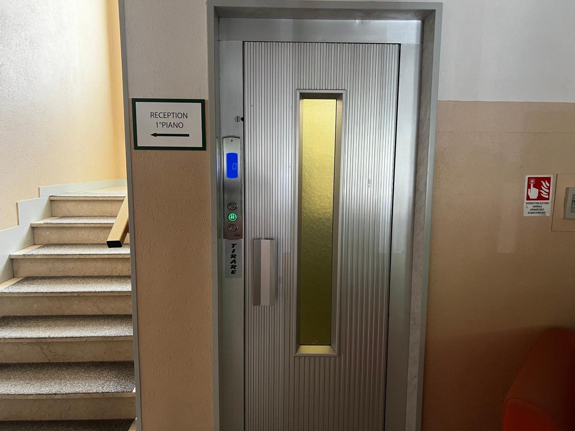 Hotel Napoleon Cesenatico Kültér fotó