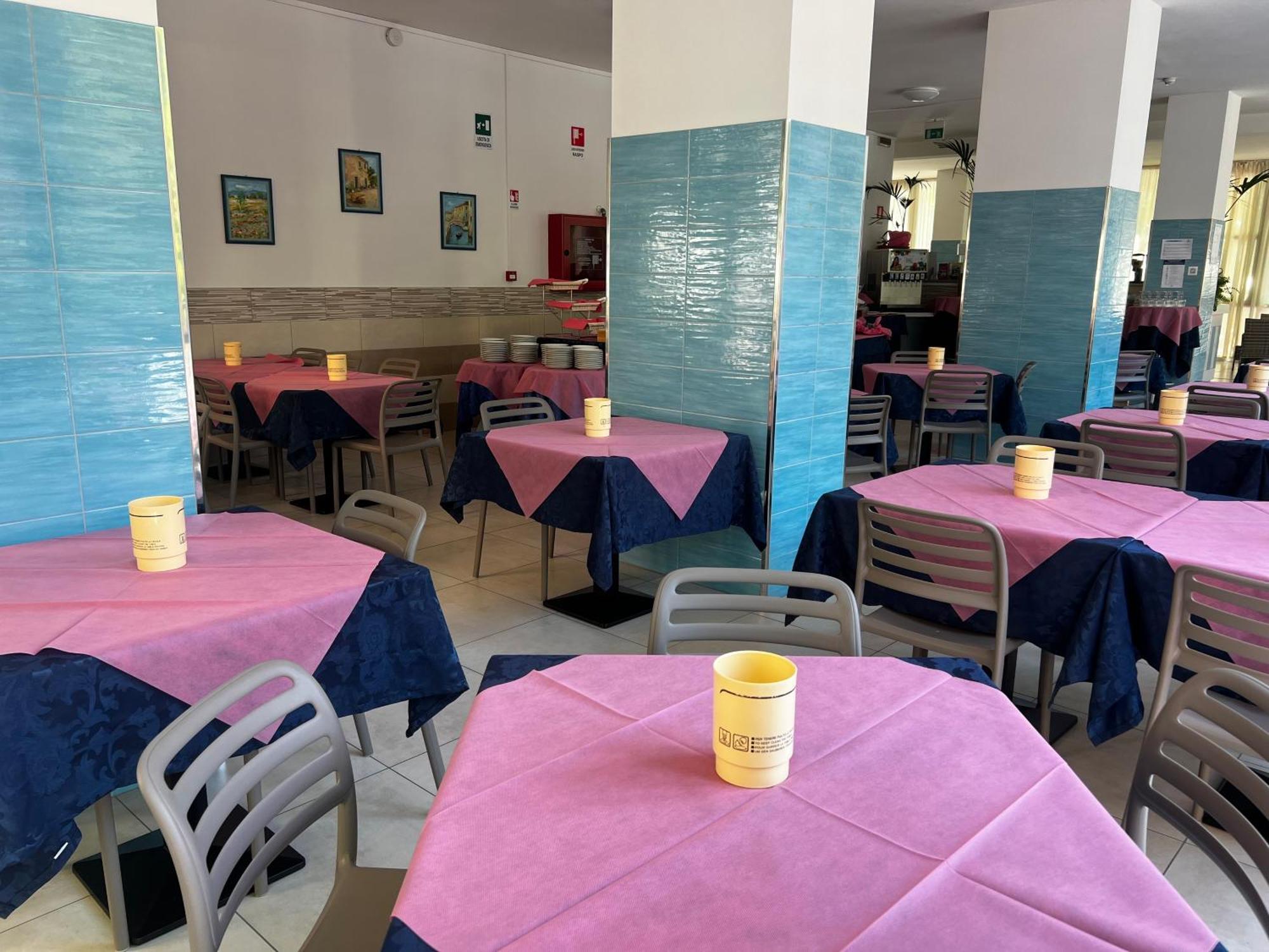 Hotel Napoleon Cesenatico Kültér fotó