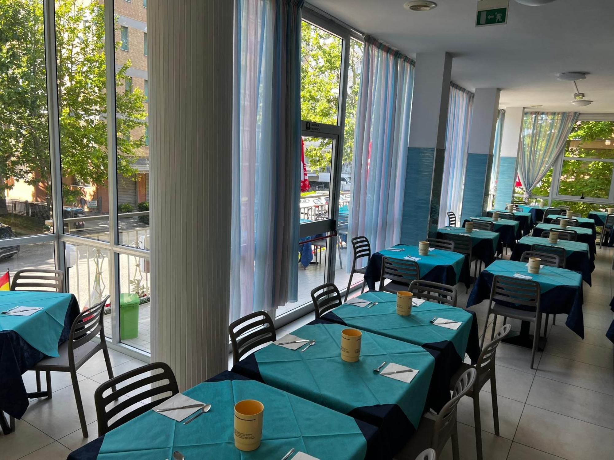 Hotel Napoleon Cesenatico Kültér fotó