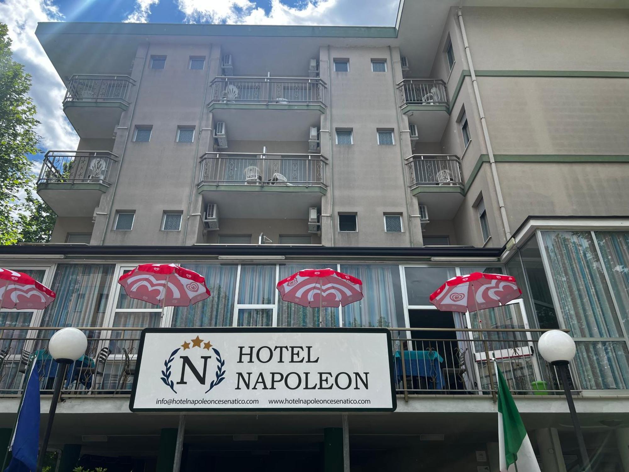 Hotel Napoleon Cesenatico Kültér fotó