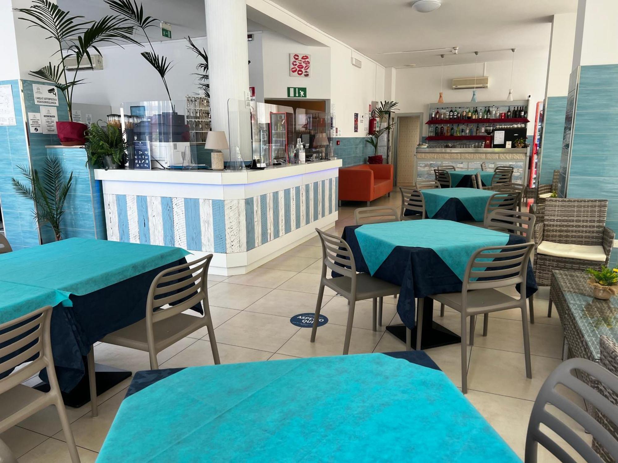 Hotel Napoleon Cesenatico Kültér fotó