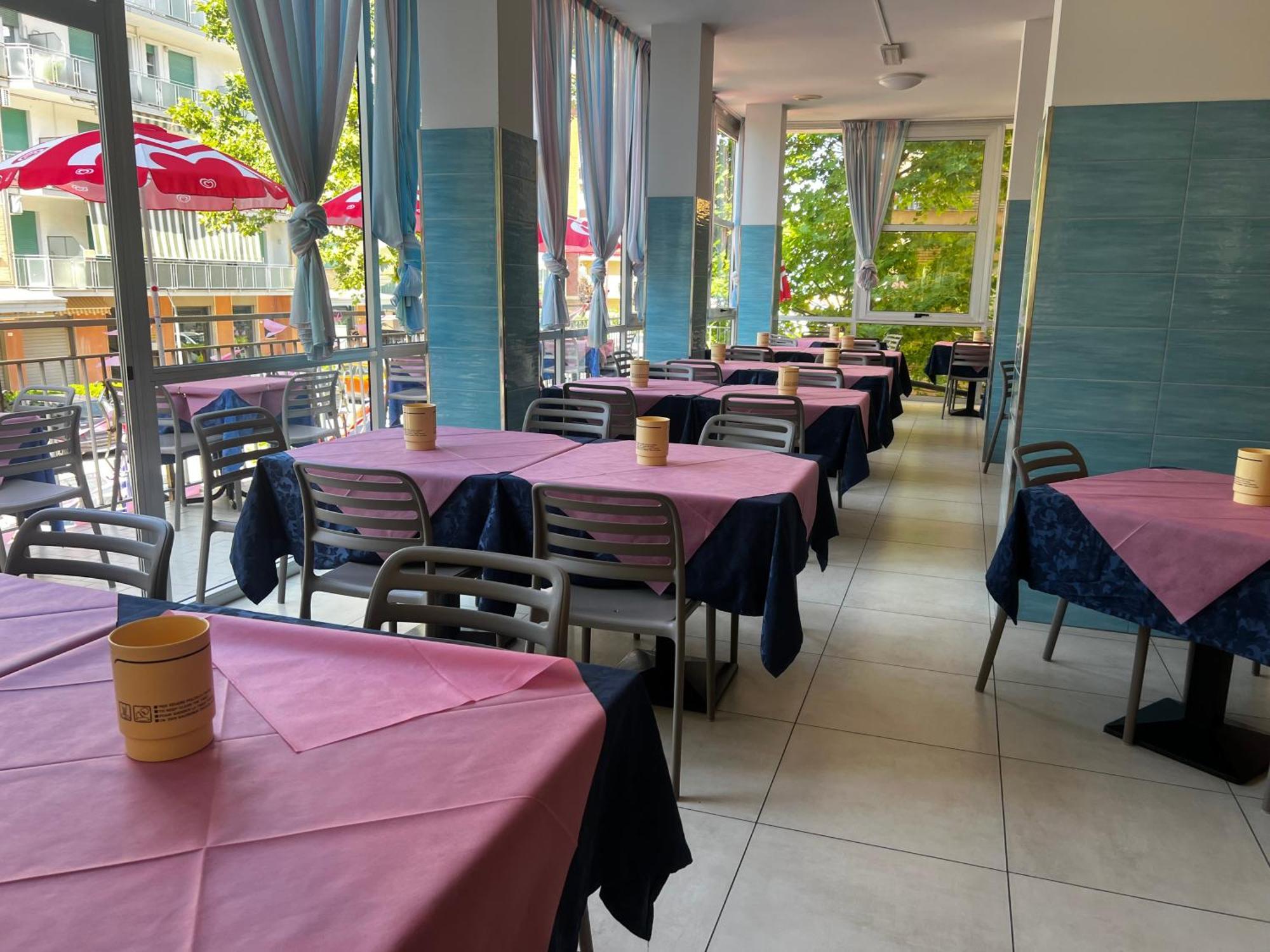 Hotel Napoleon Cesenatico Kültér fotó