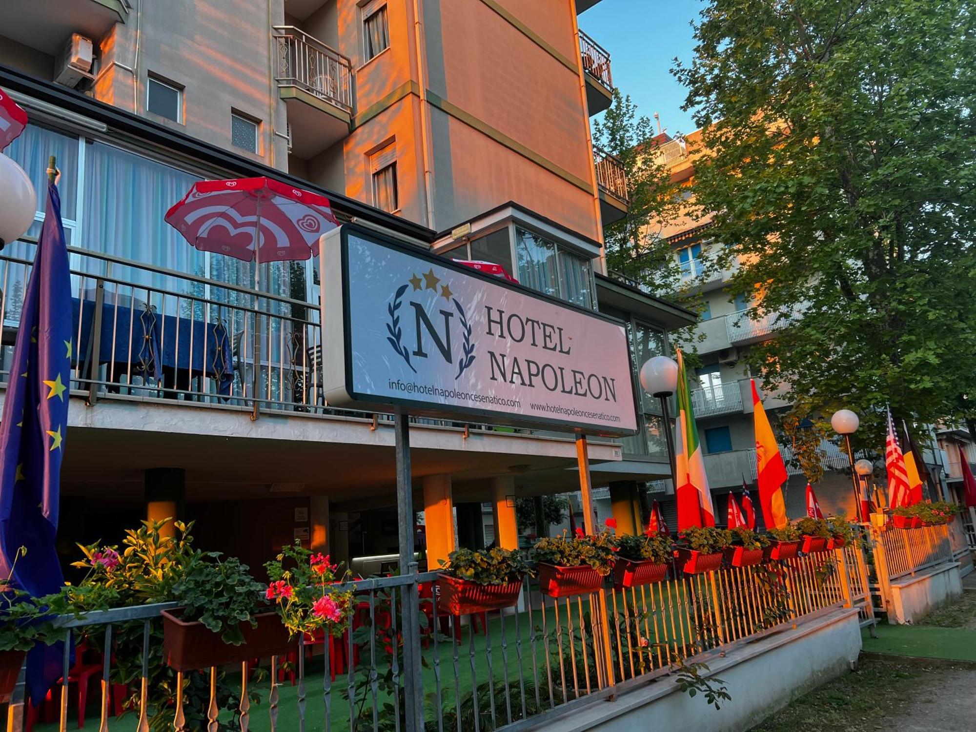 Hotel Napoleon Cesenatico Kültér fotó